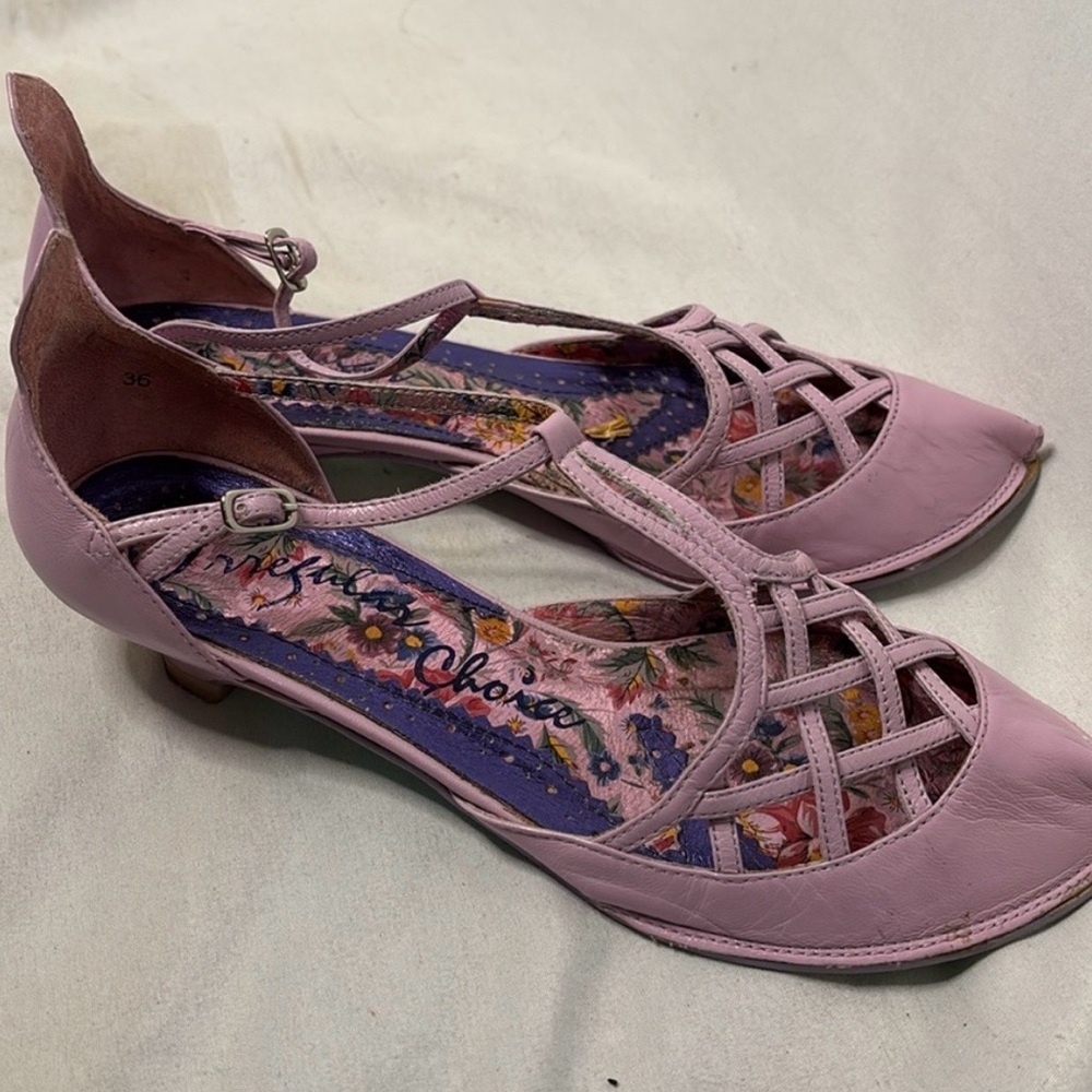 Irregular Choice “Linda” Lattice Kitten Heels - Picture 5 of 10